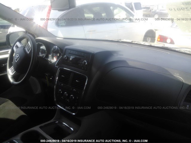 2C4RDGCG3FR624239 - 2015 DODGE GRAND CARAVAN SXT GRAY photo 5