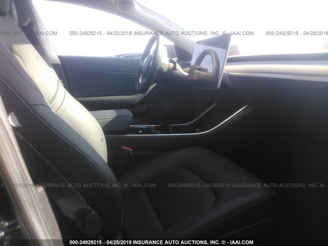 5YJ3E1EA3JF004861 - 2018 TESLA MODEL 3 BLACK photo 5