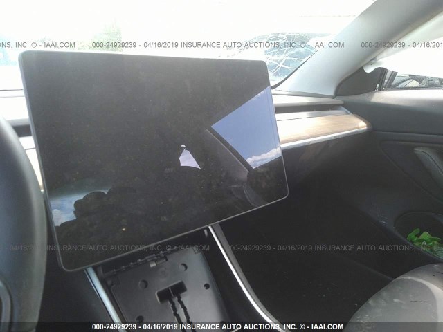 5YJ3E1EA9JF020529 - 2018 TESLA MODEL 3 WHITE photo 7