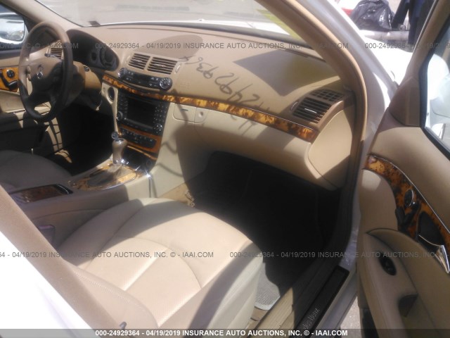 WDBUF56X37B135861 - 2007 MERCEDES-BENZ E 350 WHITE photo 5