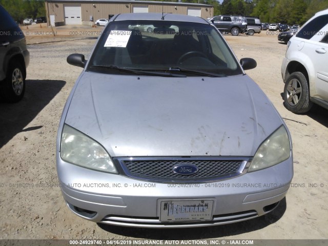 3FAFP31N45R145735 - 2005 FORD FOCUS ZX3 SILVER photo 6