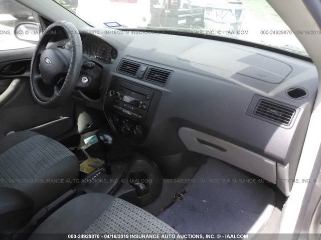 1FAHP34N87W299014 - 2007 FORD FOCUS ZX4/S/SE/SES ნაცრისფერი ფოტო 5