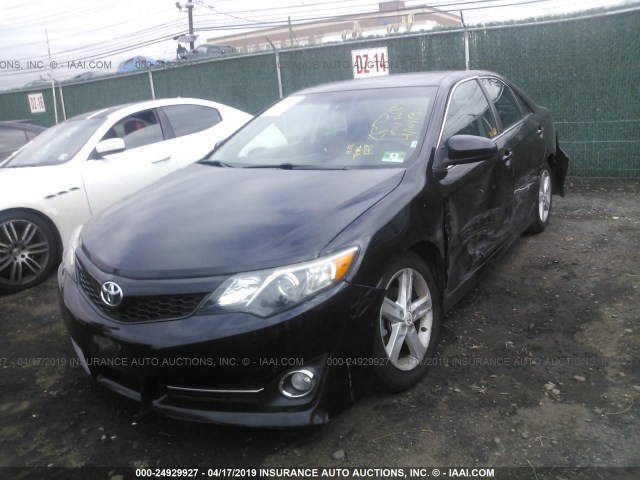 4T1BF1FK0CU094699 - 2012 TOYOTA CAMRY SE/LE/XLE BLACK photo 2