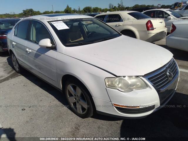 WVWAK73C98E097310 - 2008 VOLKSWAGEN PASSAT KOMFORT WHITE photo 1