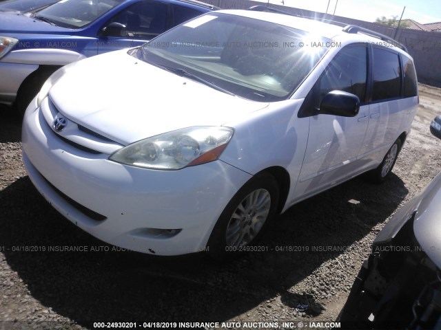 5TDKK4CC4AS300946 - 2010 TOYOTA SIENNA CE/LE WHITE photo 2