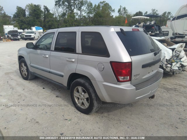 1J8GR48K17C677822 - 2007 JEEP GRAND CHEROKEE LAREDO/COLUMBIA/FREEDOM SILVER photo 3