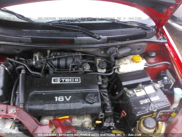 KL1TD52695B441595 - 2005 CHEVROLET AVEO LS RED photo 10