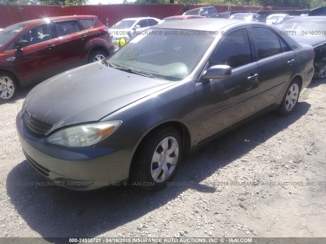 4T1BE32K62U526716 - 2002 TOYOTA CAMRY LE/XLE/SE GRAY photo 2