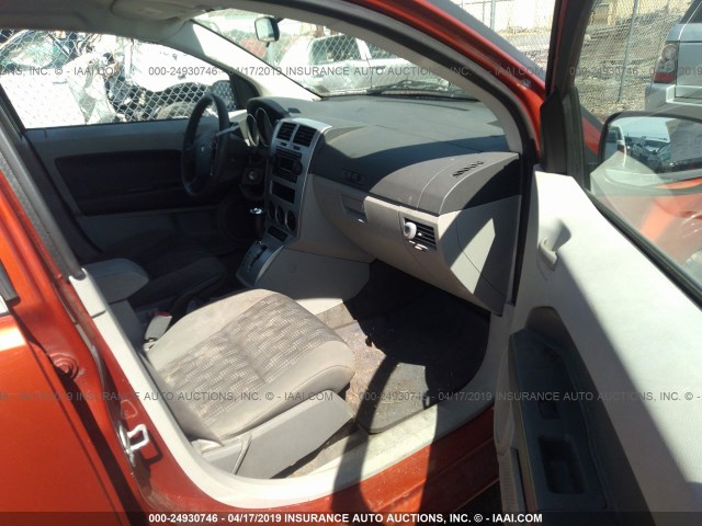 1B3HB48B27D407705 - 2007 DODGE CALIBER SXT ORANGE photo 5