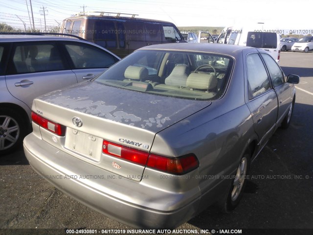 JT2BG22KXX0267082 - 1999 TOYOTA CAMRY LE/XLE BROWN photo 4