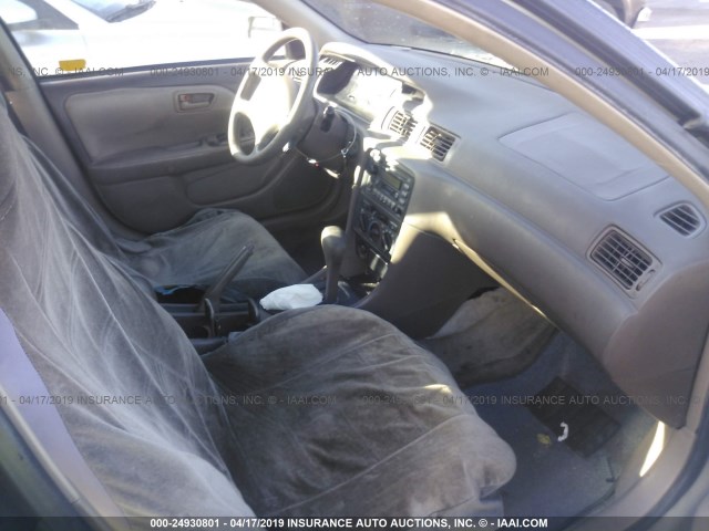 JT2BG22KXX0267082 - 1999 TOYOTA CAMRY LE/XLE BROWN photo 5