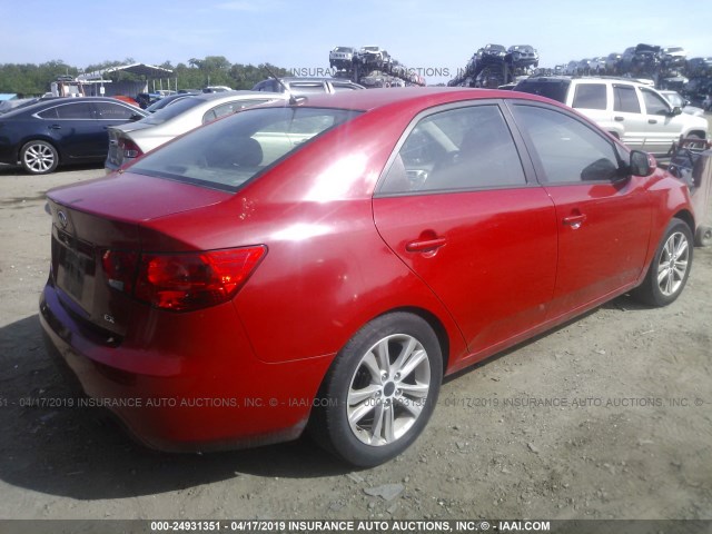 KNAFU4A24D5718260 - 2013 KIA FORTE EX RED photo 4