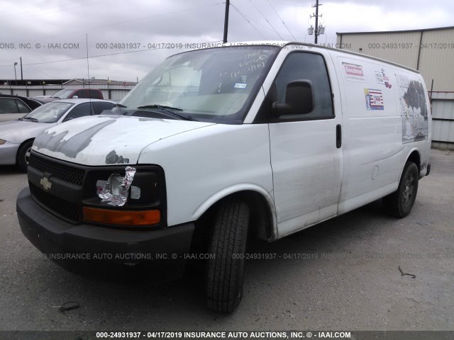 1GCUGADXXA1150753 - 2010 CHEVROLET EXPRESS G1500  WHITE photo 2