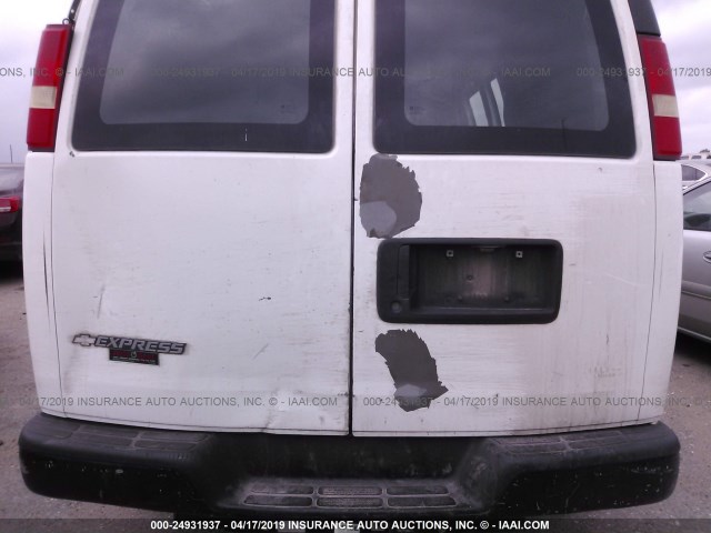 1GCUGADXXA1150753 - 2010 CHEVROLET EXPRESS G1500  WHITE photo 6