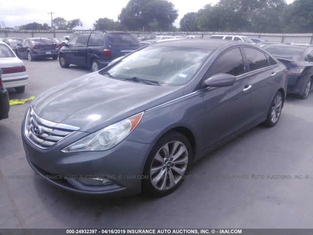 5NPEC4AC9BH188228 - 2011 HYUNDAI SONATA SE/LIMITED GRAY photo 2