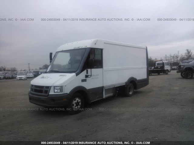 JALB4T175C7W00288 - 2012 ISUZU NPR WHITE photo 2