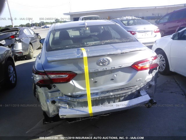 4T1B11HK0KU231635 - 2019 TOYOTA CAMRY L/LE/XLE/SE/XSE GRAY photo 6