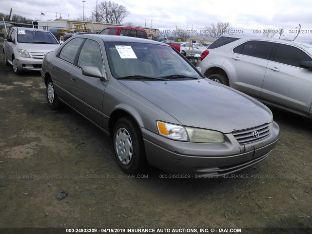 4T1BG22KXXU425416 - 1999 TOYOTA CAMRY CE/LE/XLE SILVER photo 1