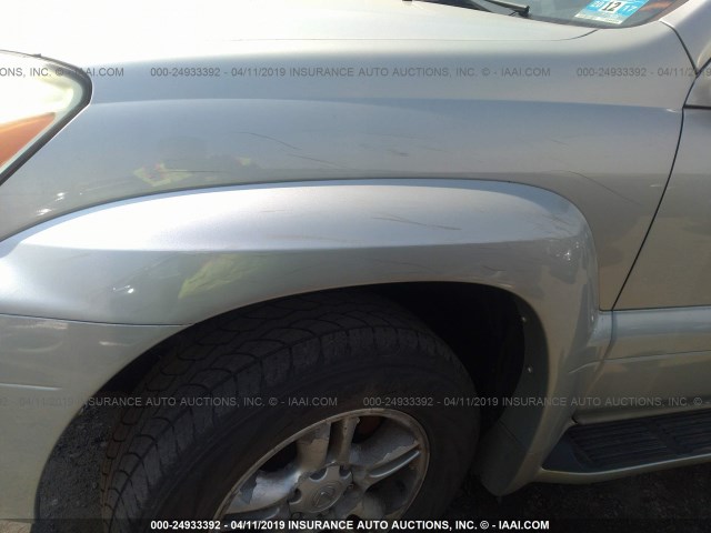 JTJBT20X540029344 - 2004 LEXUS GX 470 SILVER photo 6