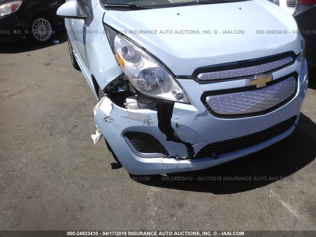 KL8CK6S0XGC558267 - 2016 CHEVROLET SPARK EV 1LT BLUE photo 6