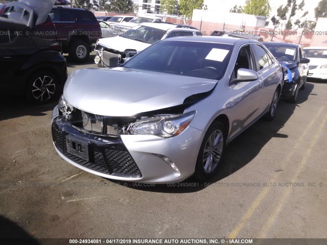 4T1BF1FK7GU139577 - 2016 TOYOTA CAMRY LE/XLE/SE/XSE SILVER photo 2