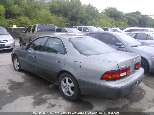 JT8BF28G0X0188404 - 1999 LEXUS ES 300 GRAY photo 3