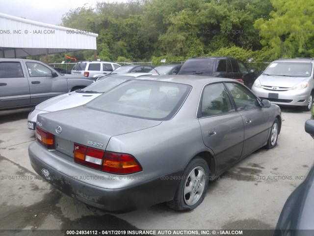 JT8BF28G0X0188404 - 1999 LEXUS ES 300 GRAY photo 4