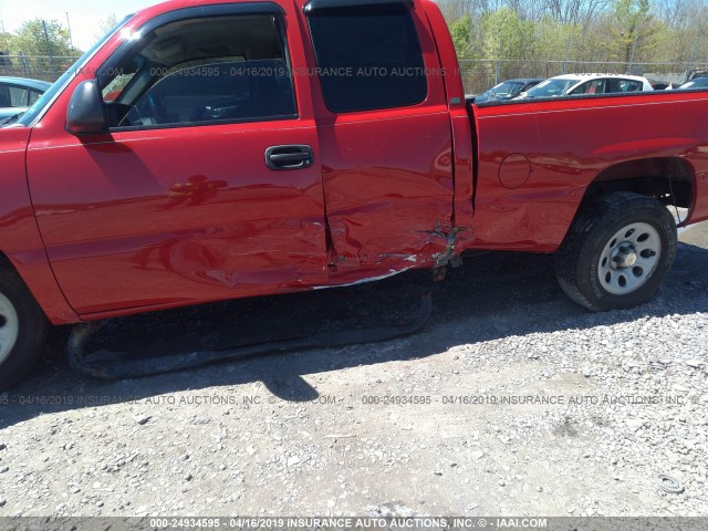 1GCEC19X75Z230351 - 2005 CHEVROLET SILVERADO C1500 RED photo 6