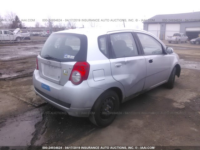 KL1TD66E49B299847 - 2009 CHEVROLET AVEO LS/LT SILVER photo 4