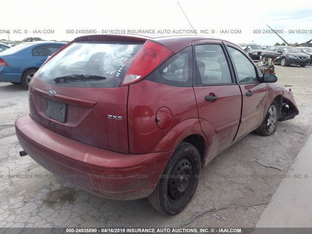 3FAFP37N05R152446 - 2005 FORD FOCUS ZX5 RED photo 4