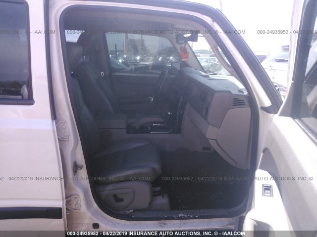 1J8HG48K76C143670 - 2006 JEEP COMMANDER WHITE photo 5