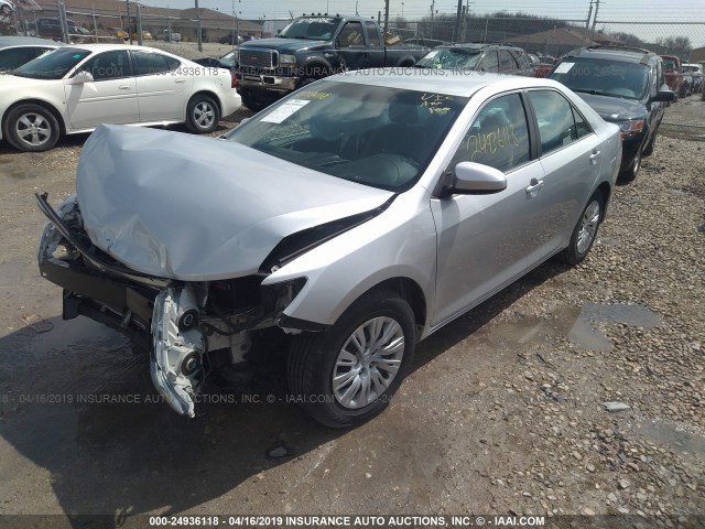 4T4BF1FK5CR257949 - 2012 TOYOTA CAMRY SE/LE/XLE SILVER photo 2