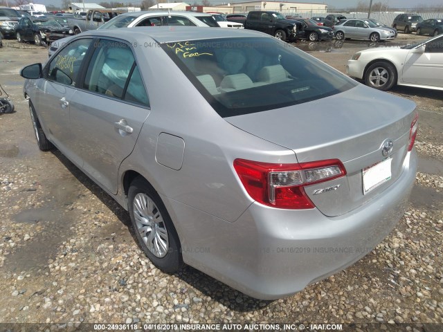 4T4BF1FK5CR257949 - 2012 TOYOTA CAMRY SE/LE/XLE SILVER photo 3