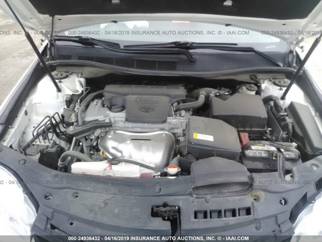 4T1BF1FKXGU511056 - 2016 TOYOTA CAMRY LE/XLE/SE/XSE WHITE photo 10