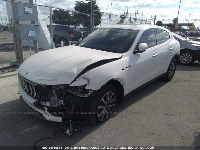 ZN661XUA5JX296160 - 2018 MASERATI LEVANTE WHITE photo 2