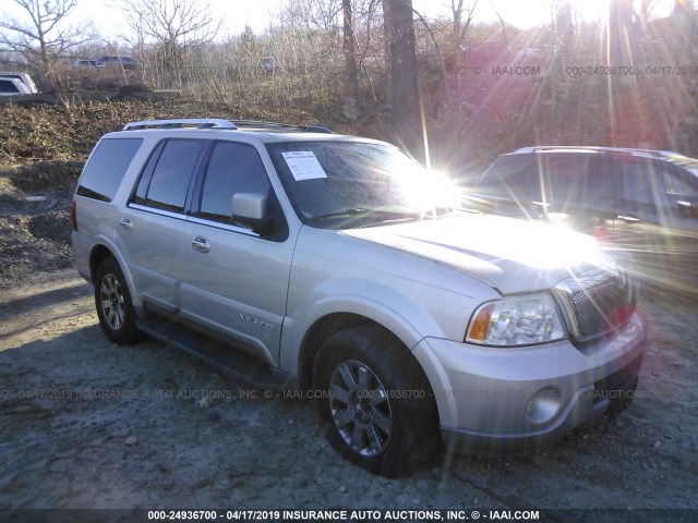 5LMFU28R33LJ38124 - 2003 LINCOLN NAVIGATOR 银色 照片 1