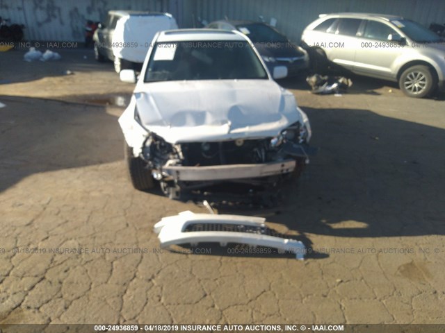 JTHBD192240088335 - 2004 LEXUS IS 300 WHITE photo 6