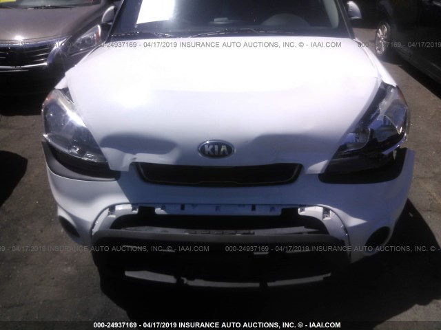 KNDJT2A6XD7755339 - 2013 KIA SOUL +/!/SPORT WHITE photo 6