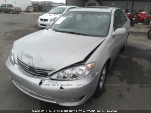 4T1BF32K66U120406 - 2006 TOYOTA CAMRY LE/XLE/SE SILVER photo 2