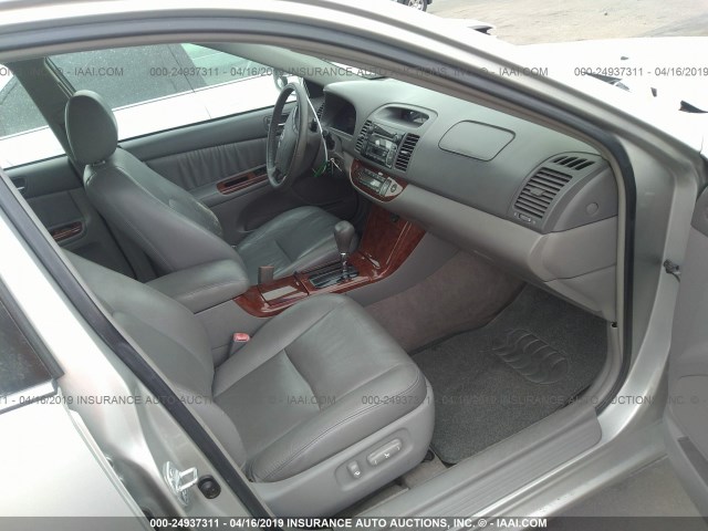 4T1BF32K66U120406 - 2006 TOYOTA CAMRY LE/XLE/SE SILVER photo 5