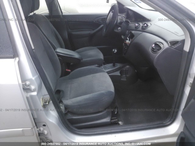 1FAFP34352W119423 - 2002 FORD FOCUS SE/SE COMFORT/SE SPORT SILVER photo 5