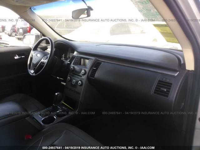 2FMGK5B86DBD03177 - 2013 FORD FLEX SE SILVER photo 5