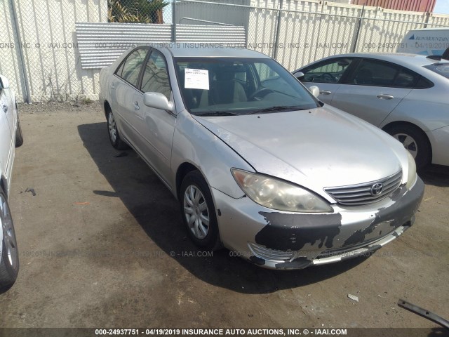 4T1BE32K85U970832 - 2005 TOYOTA CAMRY LE/XLE/SE SILVER photo 1