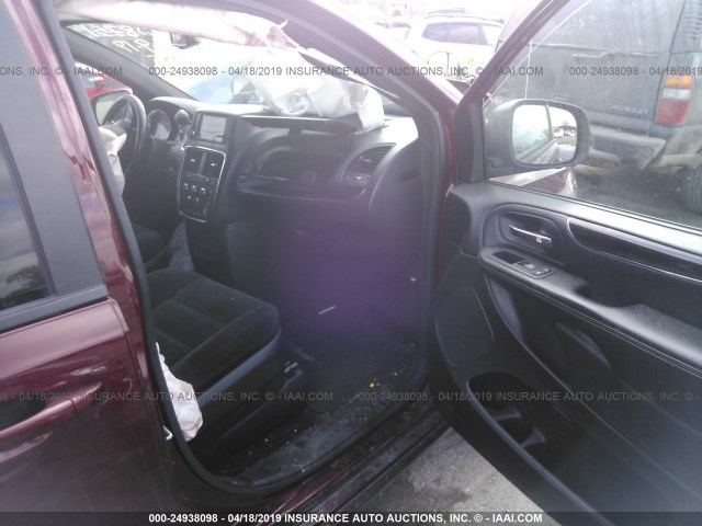 2C4RDGBG7GR398774 - 2016 DODGE GRAND CARAVAN SE RED photo 5