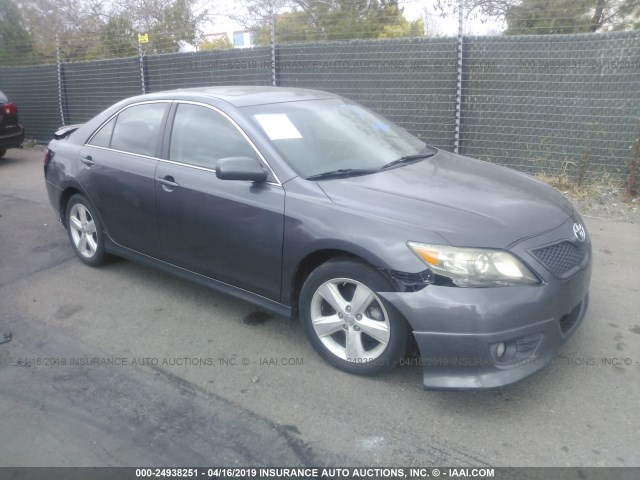 4T1BK3EK0BU131113 - 2011 TOYOTA CAMRY SE/LE/XLE GRAY photo 1