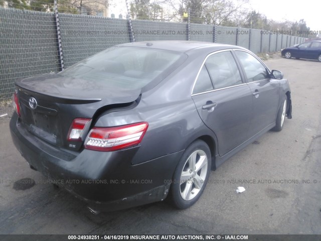 4T1BK3EK0BU131113 - 2011 TOYOTA CAMRY SE/LE/XLE GRAY photo 4