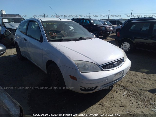 3FAFP31N25R112040 - 2005 FORD FOCUS ZX3 WHITE photo 1