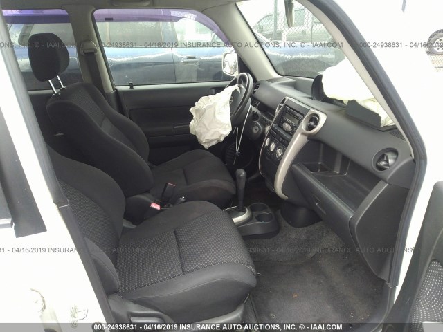 JTLKT324X64038391 - 2006 TOYOTA SCION XB 白色 照片 5