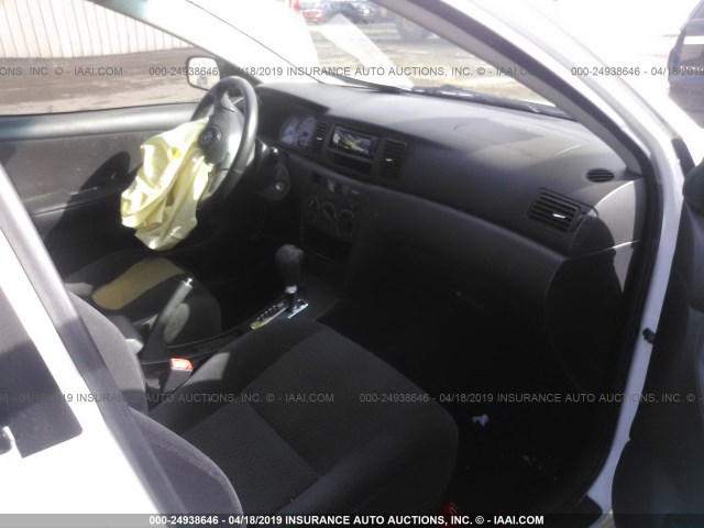 1NXBR32E58Z018647 - 2008 TOYOTA COROLLA CE/LE/S WHITE photo 5