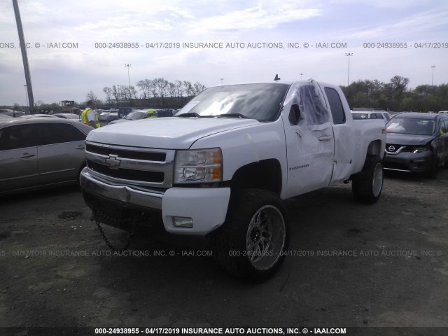 2GCEK19CX71599684 - 2007 CHEVROLET SILVERADO K1500 WHITE photo 2